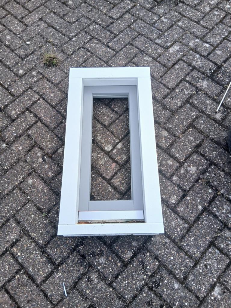 WC raampje, Douche raamje nieuw met glas, Doe-het-zelf en Verbouw, Kozijnen en Schuifpuien, 75 tot 150 cm, Raamkozijn, Nieuw, Ophalen of Verzenden