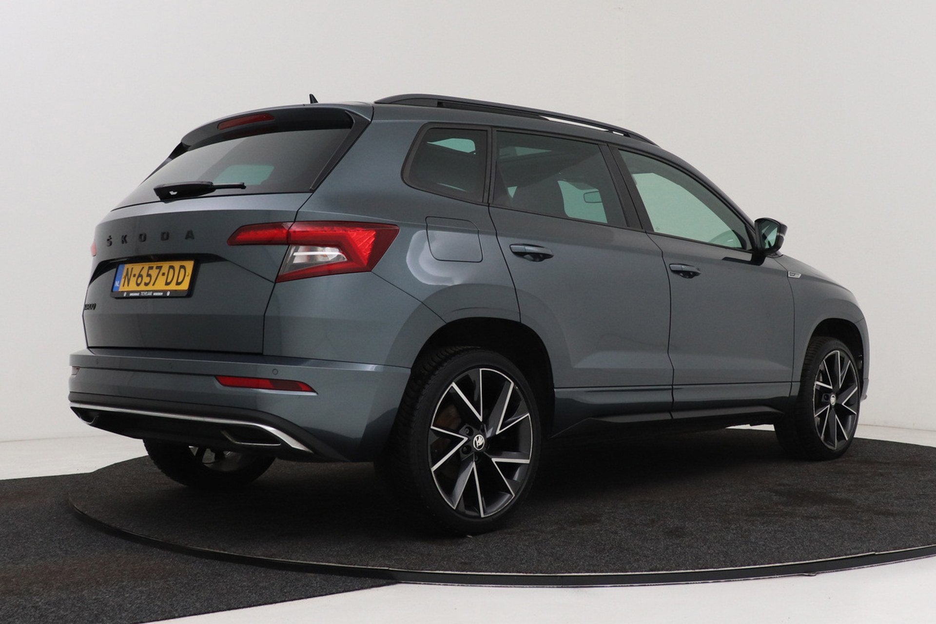 Skoda Karoq 1.5 TSI ACT Sportline Business | Panoramadak | O, Adaptive Cruise Control, Stof, 4 cilinders, 150 pk
