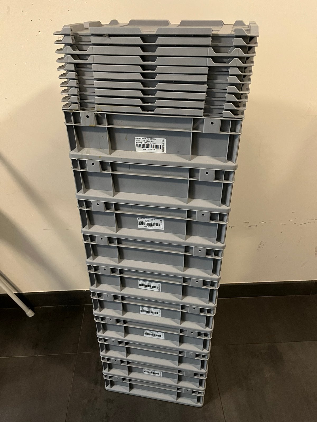 Kunststof magazijnbakken - 400x300x120 mm, Gebruikt, Minder dan 50 cm, Ophalen of Verzenden, Minder dan 40 cm