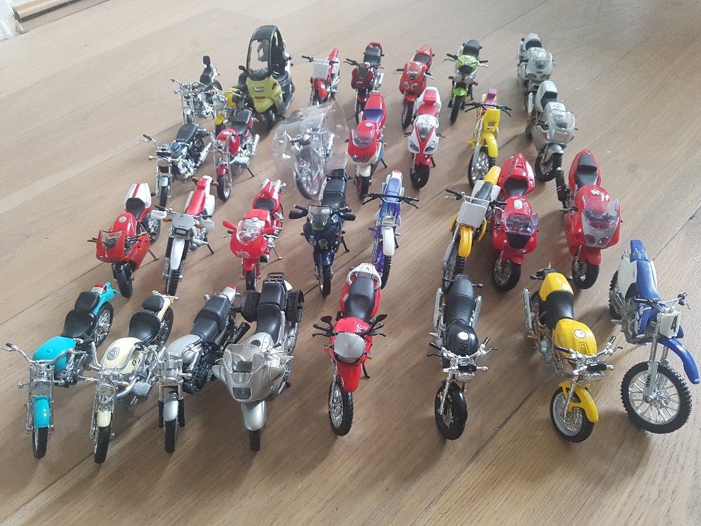 Maisto model motoren, Ophalen, Zo goed als nieuw, Motoren