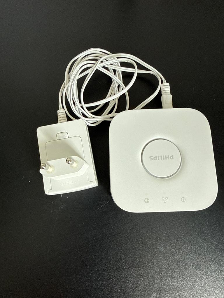 Philips Hue Bridge V2 met adapter, Ophalen of Verzenden, Zo goed als nieuw