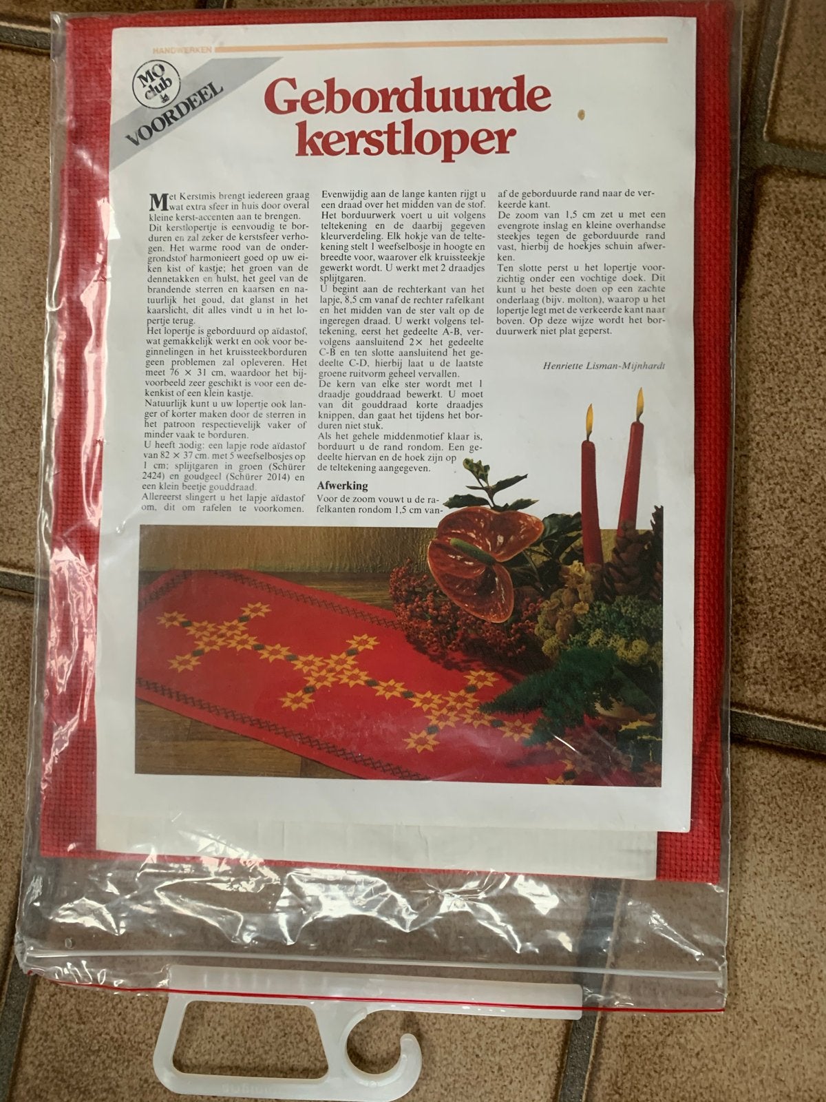 Geborduurd Kerstlopertje - Borduurpakket, Ophalen of Verzenden, Nieuw, Handborduren, Borduurpakket
