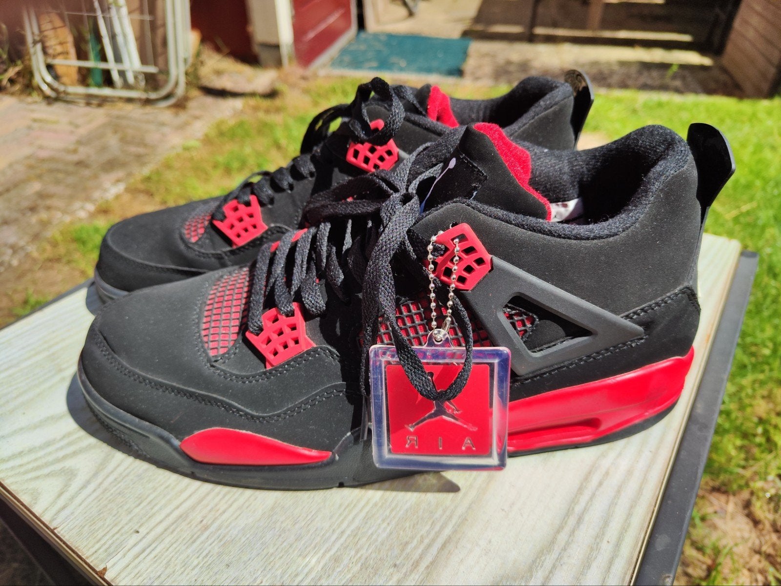 Air Jordan 4 Retro 'Red Thunder' maat 46, Kleding | Heren, Schoenen, Nike Jordan, Zwart, Nieuw, Ophalen of Verzenden