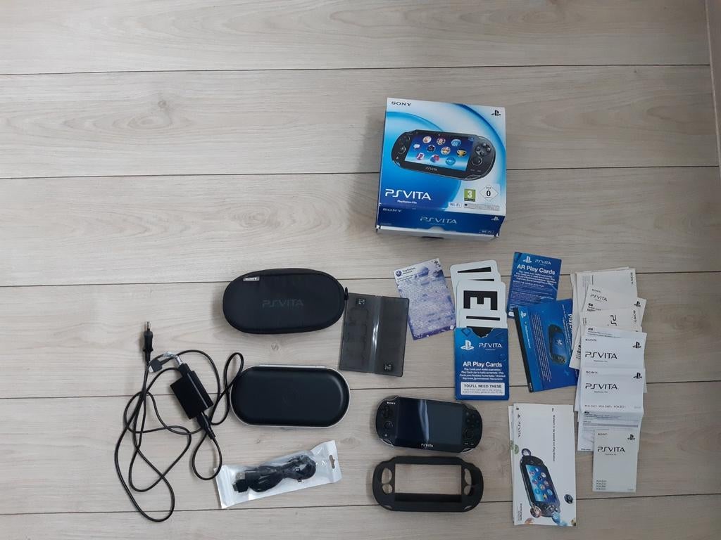 Playstation Vita in doos, 30 games + 16GB en 4GB memory card, Ophalen