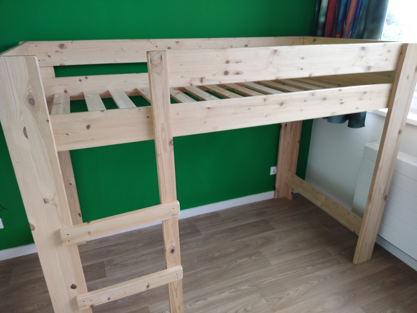 Hoogslaper kinderbed van grenen hout, Hoogslaper, Eenpersoons, Minder dan 160 cm, Ophalen of Verzenden