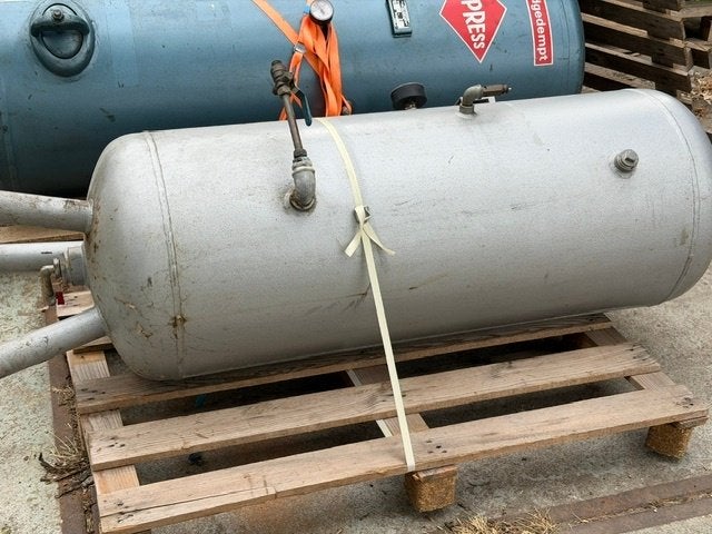 luchttank 250 liter, Doe-het-zelf en Verbouw, Compressors, Gebruikt, Ophalen of Verzenden, Minder dan 200 liter/min, 10 bar of meer