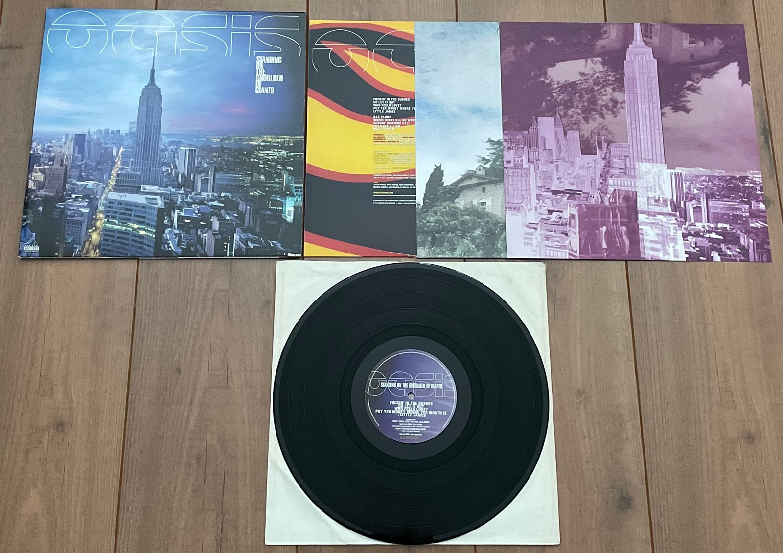 Oasis - Standing On The Shoulder Of Giants / LTD UK 2009 lp, Cd's en Dvd's, Vinyl | Rock, LP, Gebruikt, Inclusief binnenhoes, Ophalen of Verzenden