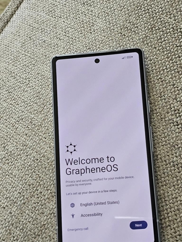 Google Pixel 7a Graphene OS + Spigen hoesje, Telecommunicatie, Mobiele telefoons | Overige merken, Ophalen of Verzenden, Zo goed als nieuw