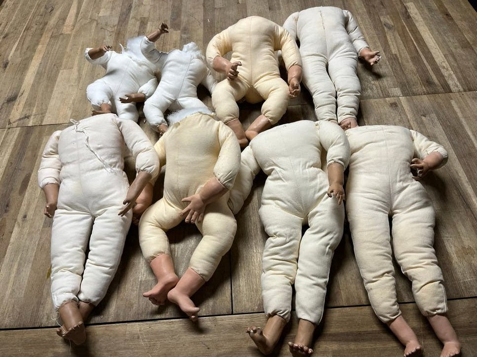 Lot van 7 babypoppen lichamen en ledematen, Gebruikt, Ophalen of Verzenden, X, Babypop