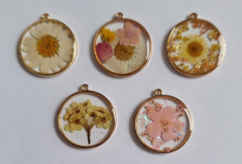 Gedroogde bloemen bloemetjes kettinghangers hangers, Overige materialen, Nieuw, Ophalen of Verzenden, Bloem of Plant