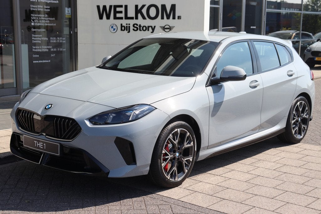 BMW 1 Serie 120 M Sport Automaat / Achteruitrijcamera / Spor, Auto's, BMW, Zwart, 156 pk, Bedrijf, 3 cilinders