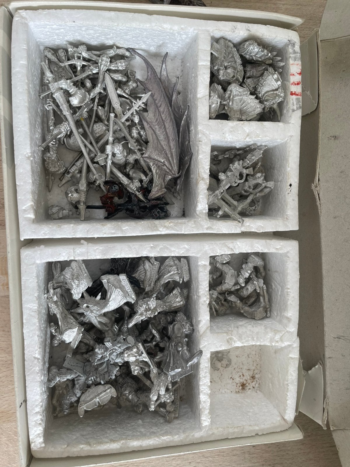 Doos warhammer metaal, Ophalen, Zo goed als nieuw, Warhammer, Figuurtje(s)