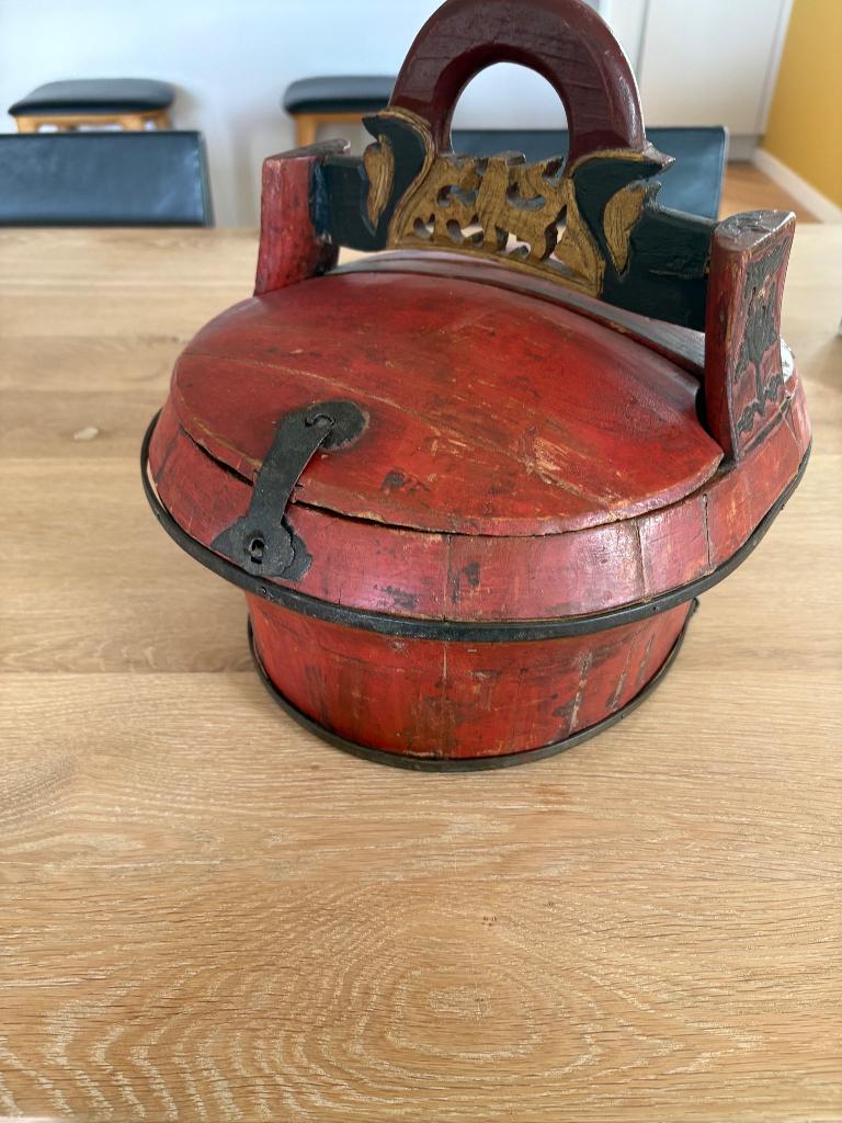 Antieke Chinese trouwmand, Ophalen