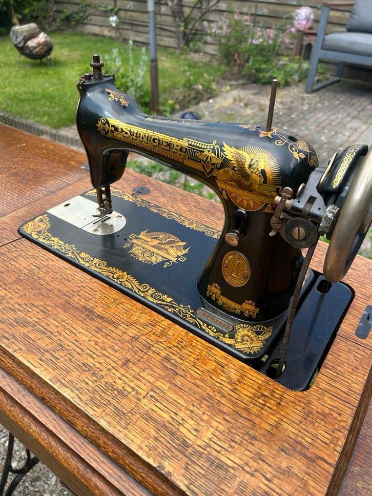 4x Antieke Singer Naaimachine met Tafel en Kap, Antiek en Kunst, Antiek | Naaimachines, Ophalen