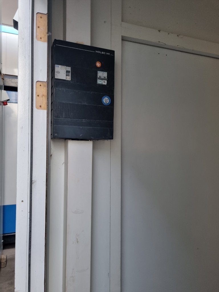 5 X Sanitair unit 2 WC’s 3 Urinoirs, Ophalen