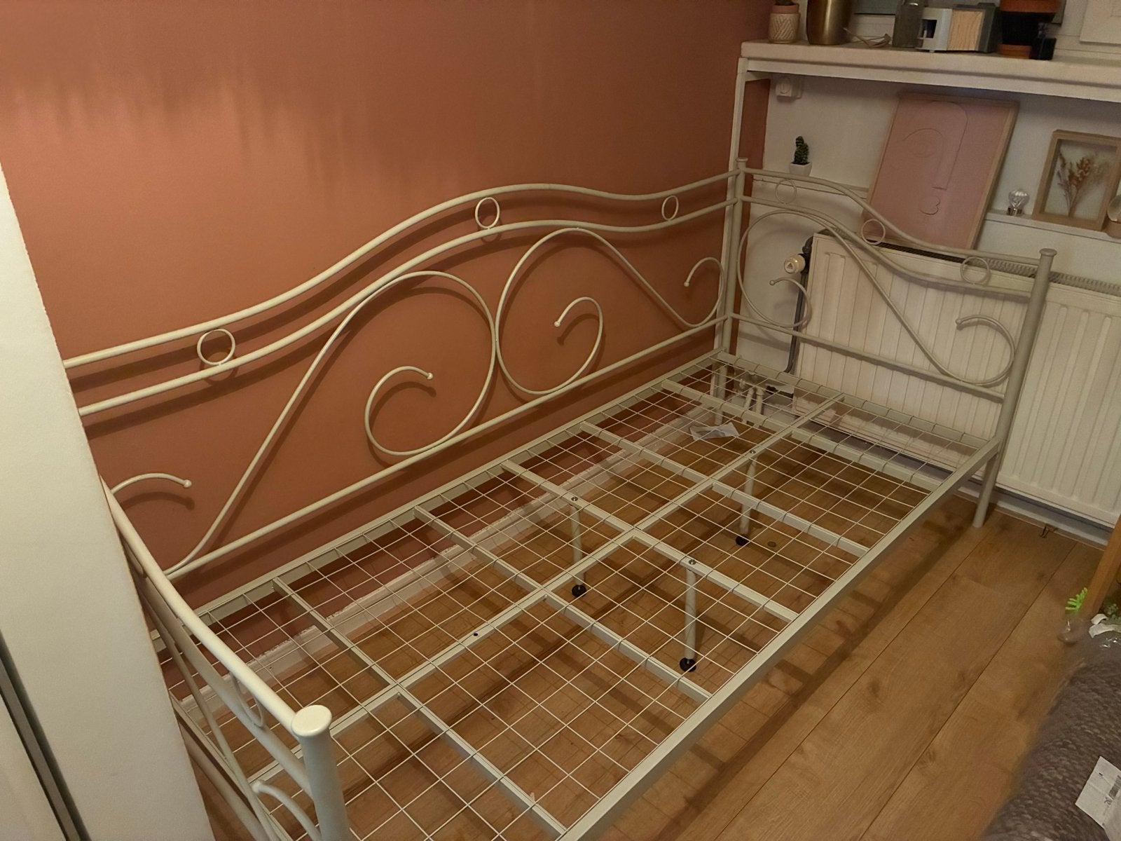 Wit metalen bedframe/daybed 90x200 cm, Ophalen, Gebruikt, 90 cm, Eenpersoons