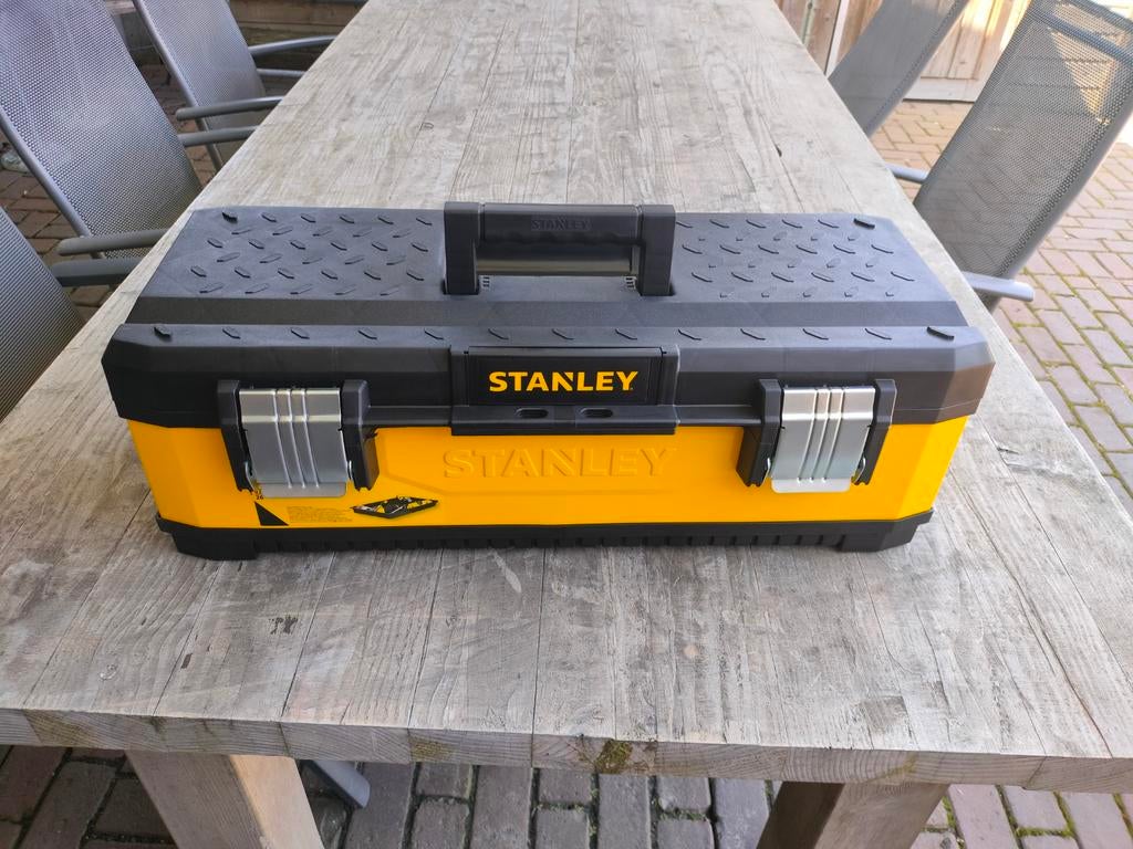 Stanley Metalen Gereedschapskist 67cm / 26 inch, Doe-het-zelf en Verbouw, Ophalen