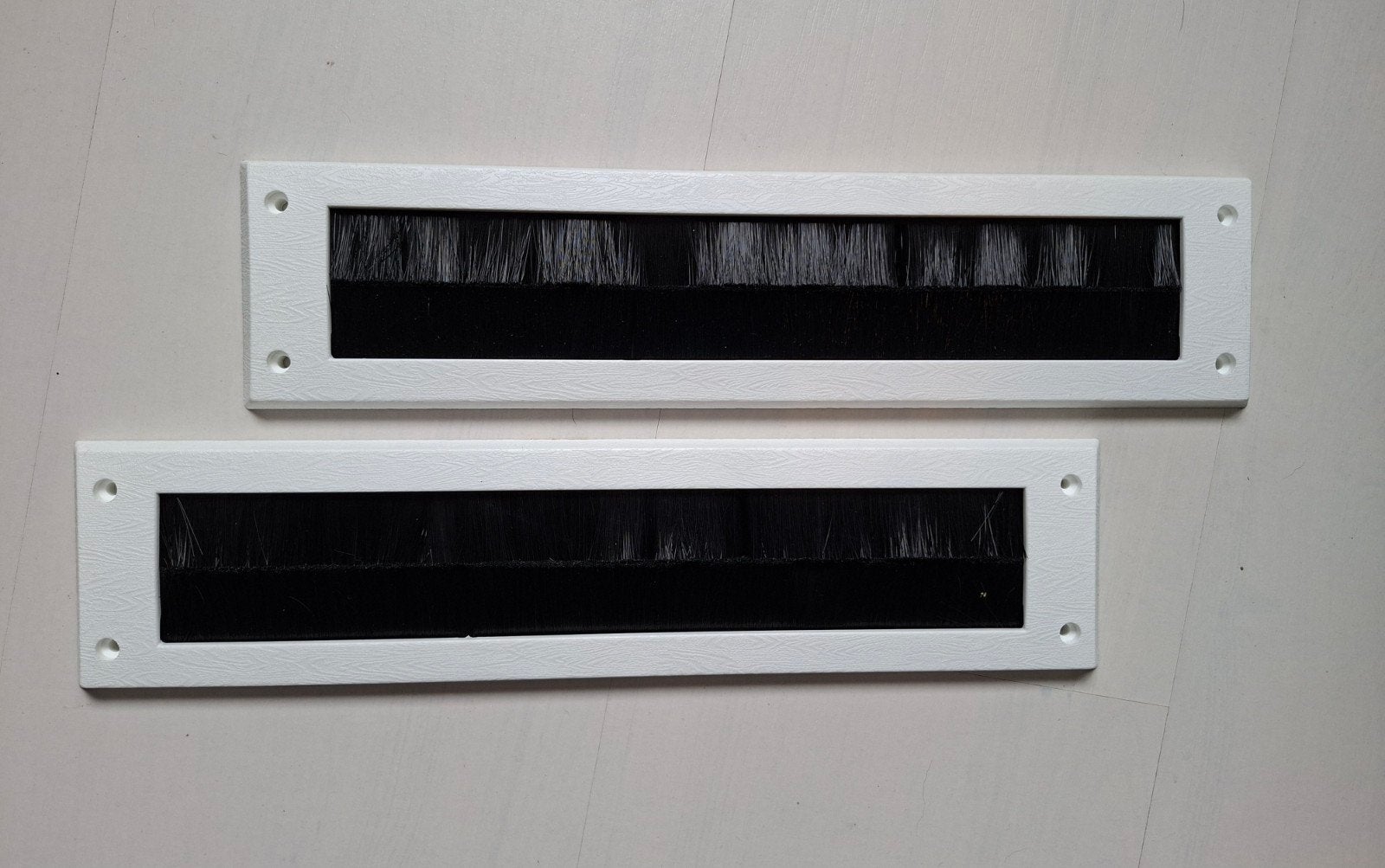 2 Tochtstrips voor brievenbus - 34 x 8 cm - Nieuw, Ophalen of Verzenden, Nieuw, Overige materialen, Overige typen