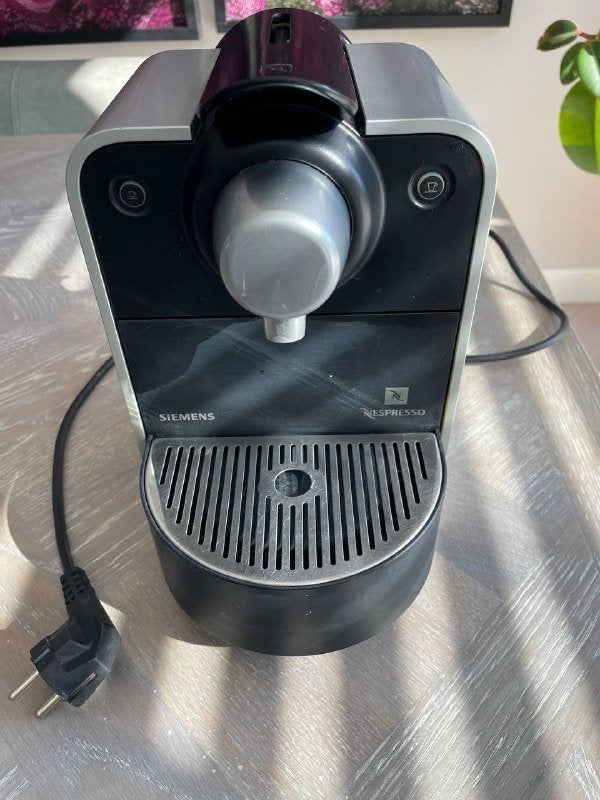 Nespresso Siemens koffiemachine defect pompt geen water, 1 kopje, Ophalen of Verzenden, Niet werkend, Espresso apparaat