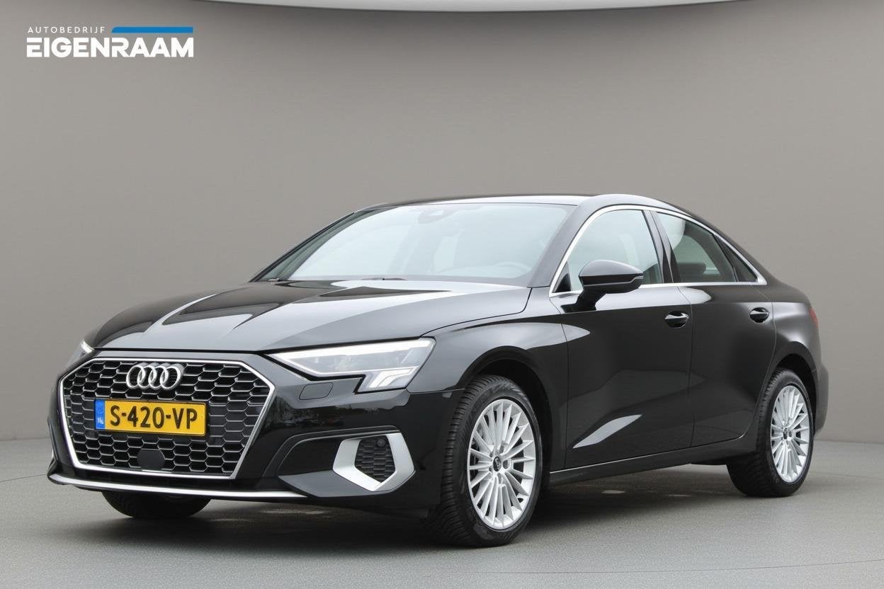 Audi A3 Limousine 30 TFSI Pro Line | Adaptive Cruise | Navi, Auto's, Audi, Gebruikt, Automatische klimaatregeling, Zwart, Origineel Nederlands