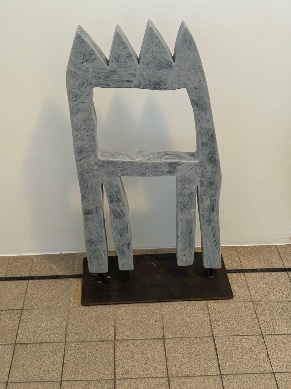 Klaas Gubbels, ijzeren 2 D stoel als object, Ophalen