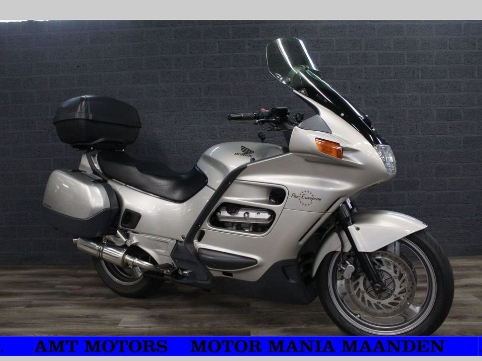 HONDA ST 1100 PAN EUROPEAN (bj 1994) Km inruilkoopje, Motoren, Motoren | Honda, HONDA, 4 cilinders, Motorrijbewijs A, Bedrijf