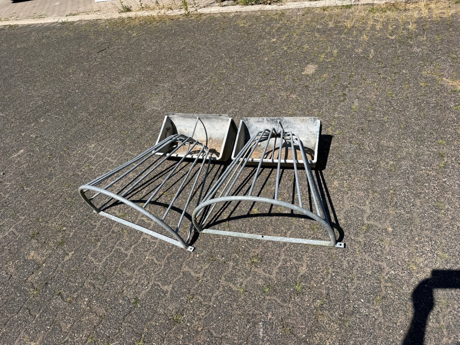 Voerbakken en hooiruif, Ophalen, Gebruikt, Voerbak/-ton