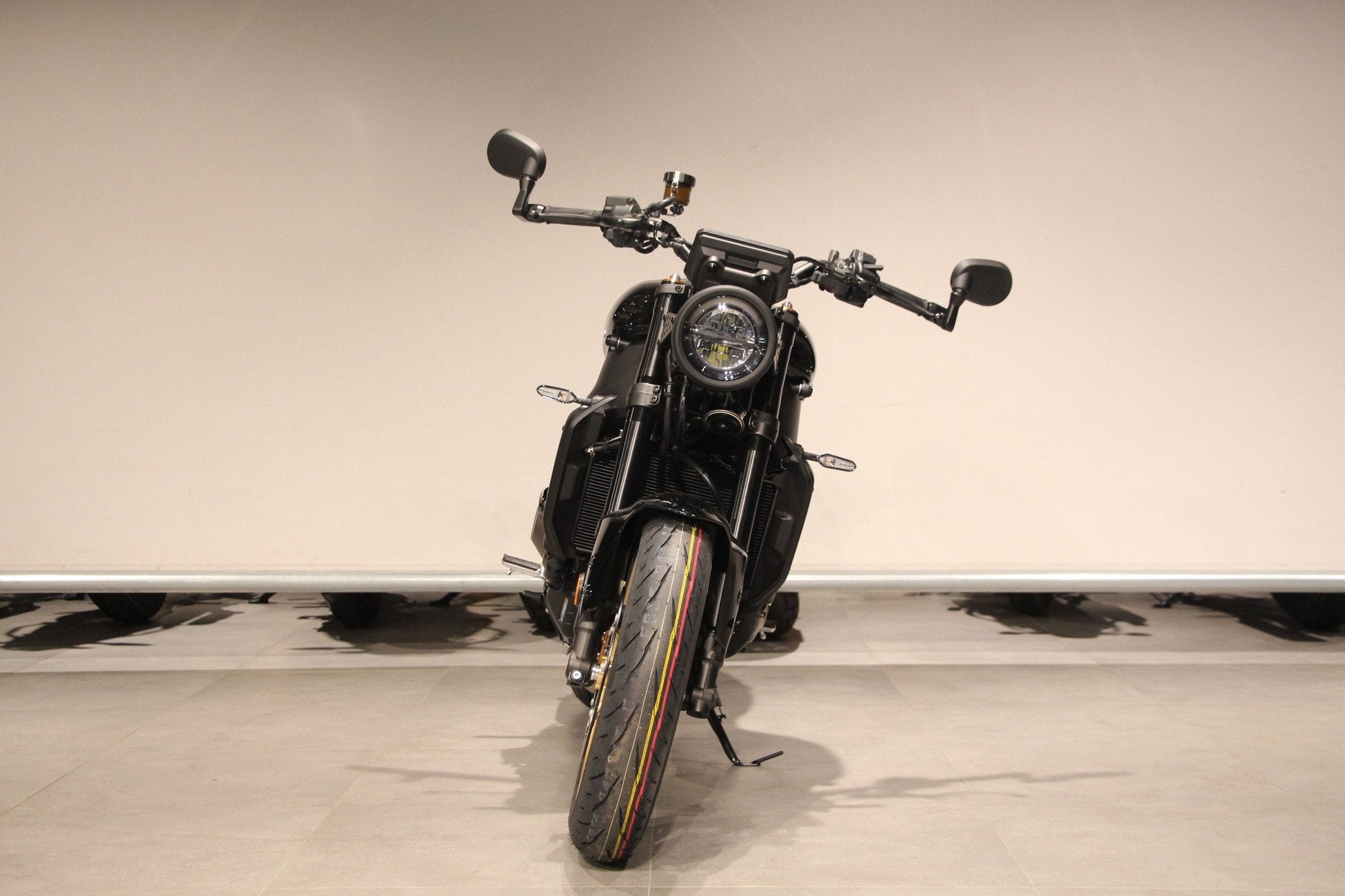 Yamaha XSR 900 ABS (bj 2026), Klantenservice@yamaha-motor.nl, Meer dan 35 kW, Koolhovenlaan 101
1119 NC  Schiphol-Rijk, NL, Naked bike