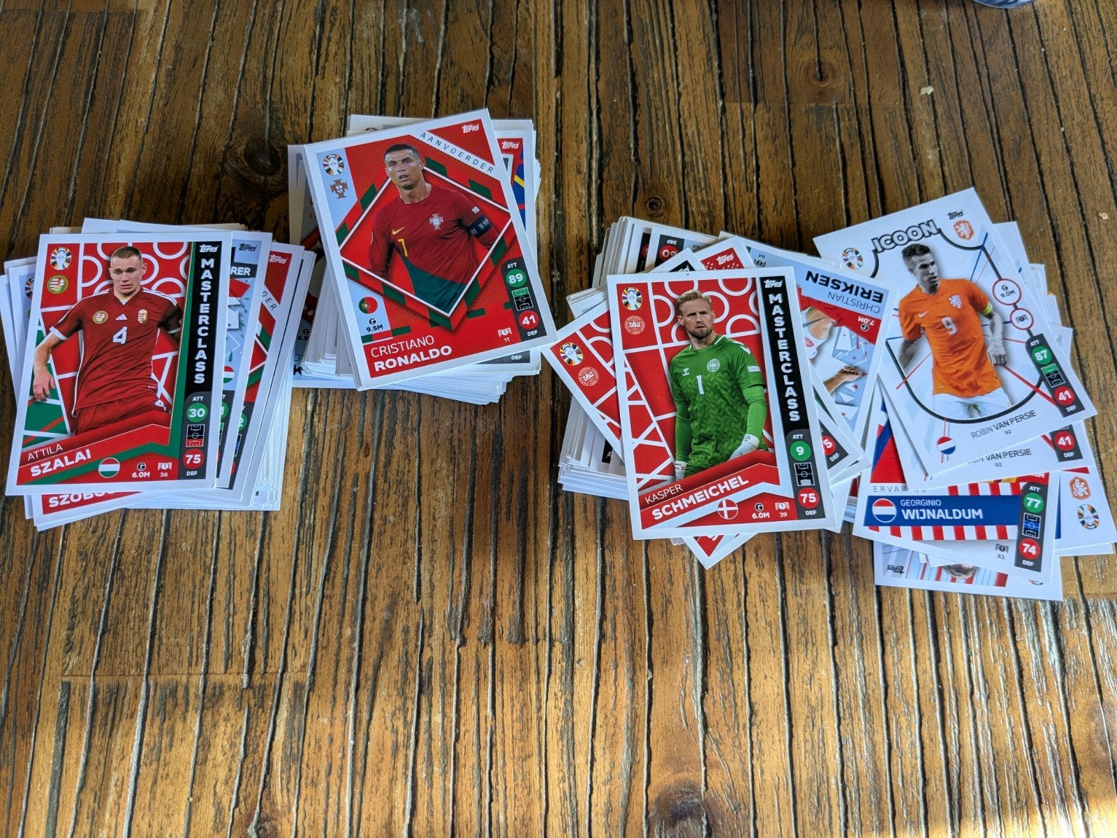 300 voetbalplaatjes - Topps Match Attax, Panini Adrenalyn XL, Ophalen of Verzenden, Zo goed als nieuw, Buitenlandse clubs, Spelerskaart