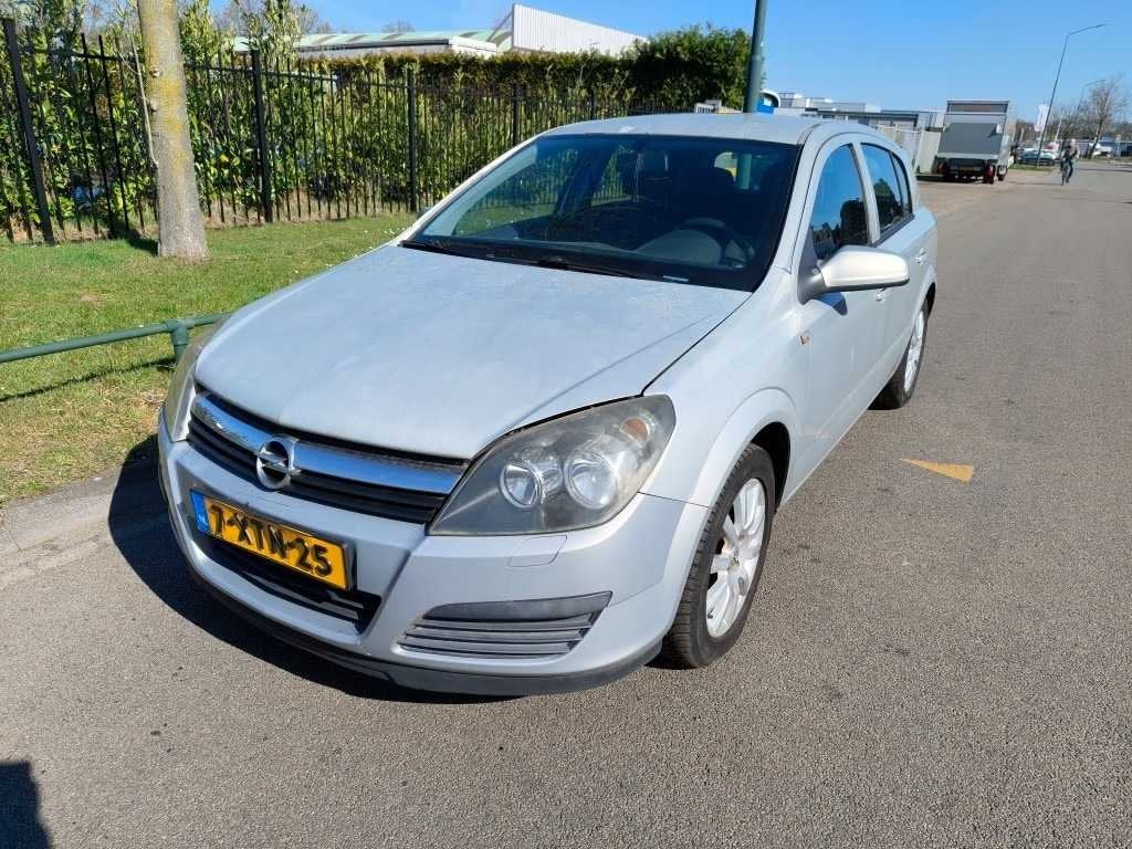 Opel - 2006 - Astra - 1.6 Essentia - 7-XTN-25, Auto's, Opel, Voorwielaandrijving, 15 km/l, Gebruikt, 4 cilinders