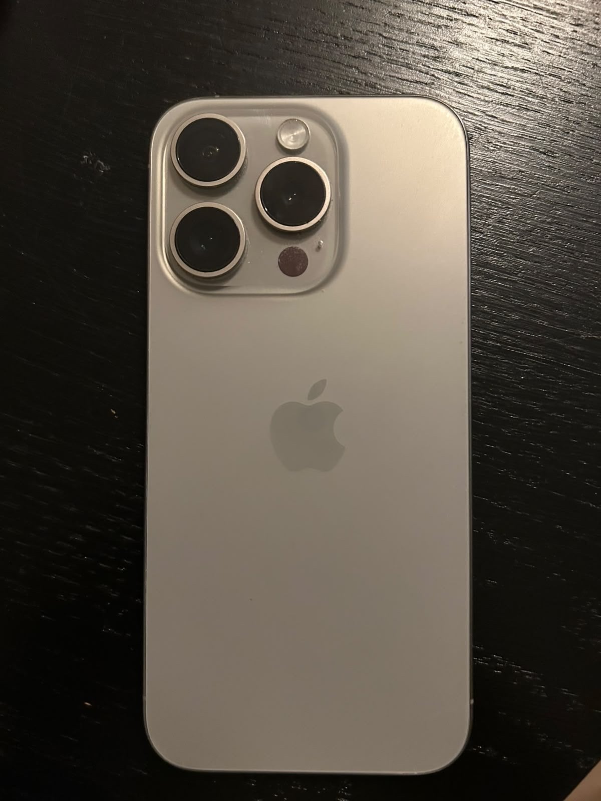 Foto 3 van iPhone 15 Pro 128GB Zilver - Zo goed als nieuw