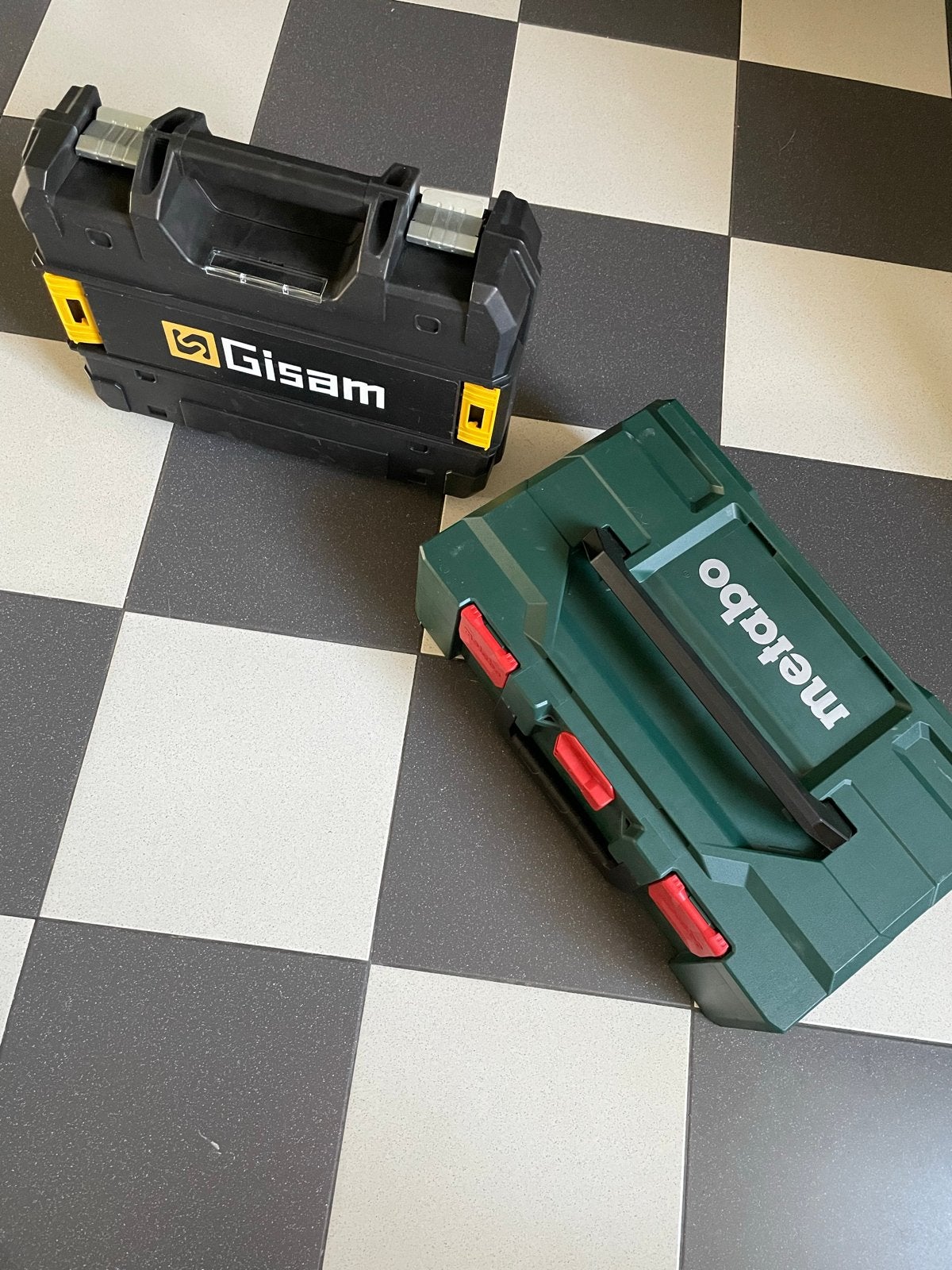 Twee kluskoffers (Gisam en Metabo), Ophalen of Verzenden, Zo goed als nieuw