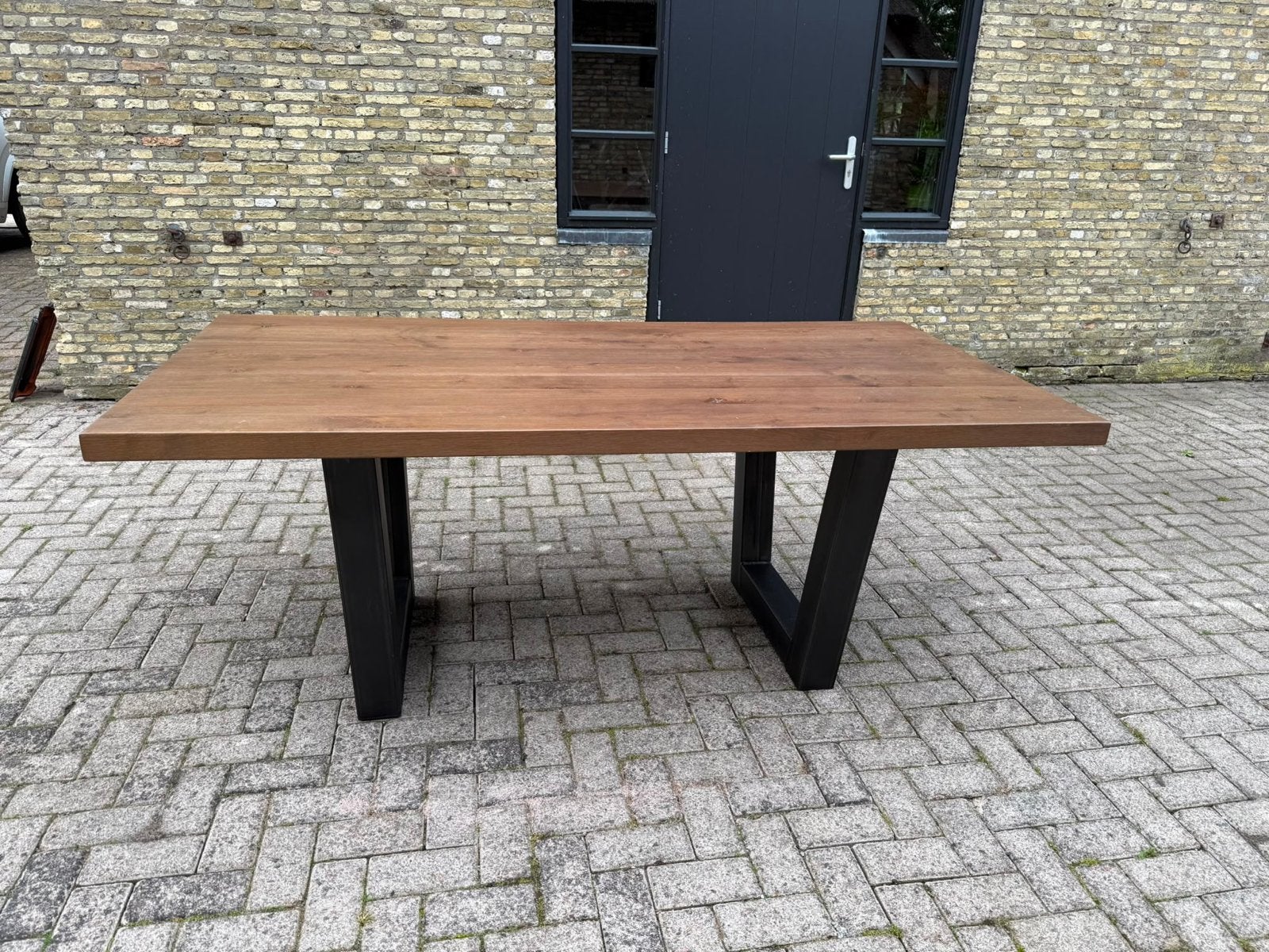 Robuuste eikenhouten tafel met metalen onderstel, Huis en Inrichting, Ophalen, 100 tot 150 cm, Eikenhout, 200 cm of meer