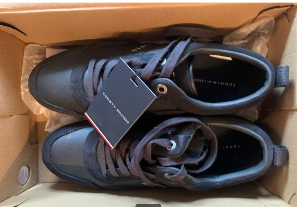 Tommy Hilfiger schoenen mt 44(nieuw), Ophalen of Verzenden, Nieuw