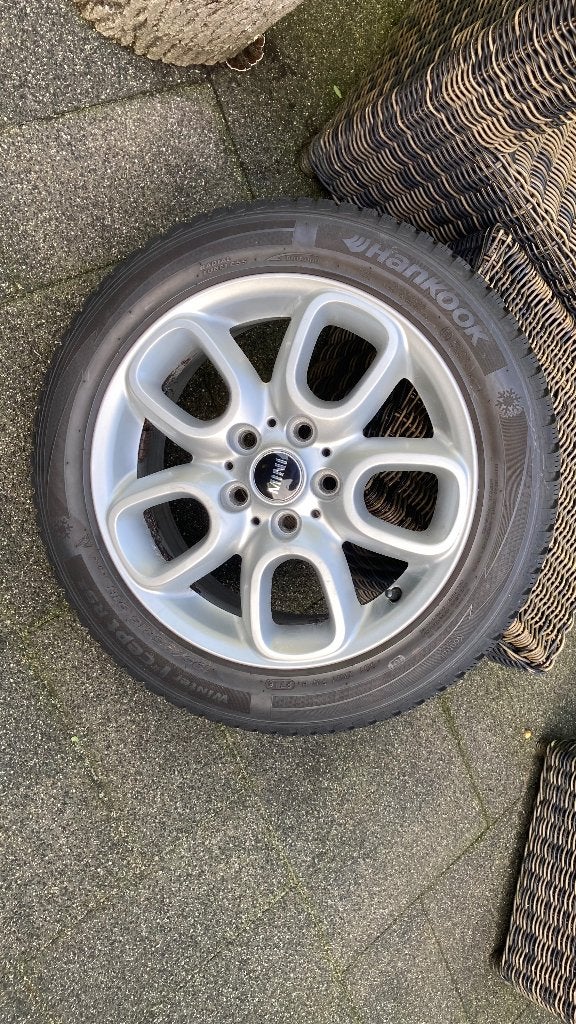 Winterbanden met originele 16 inch velgen mini cooper, Ophalen, Gebruikt, 16 inch, Banden en Velgen
