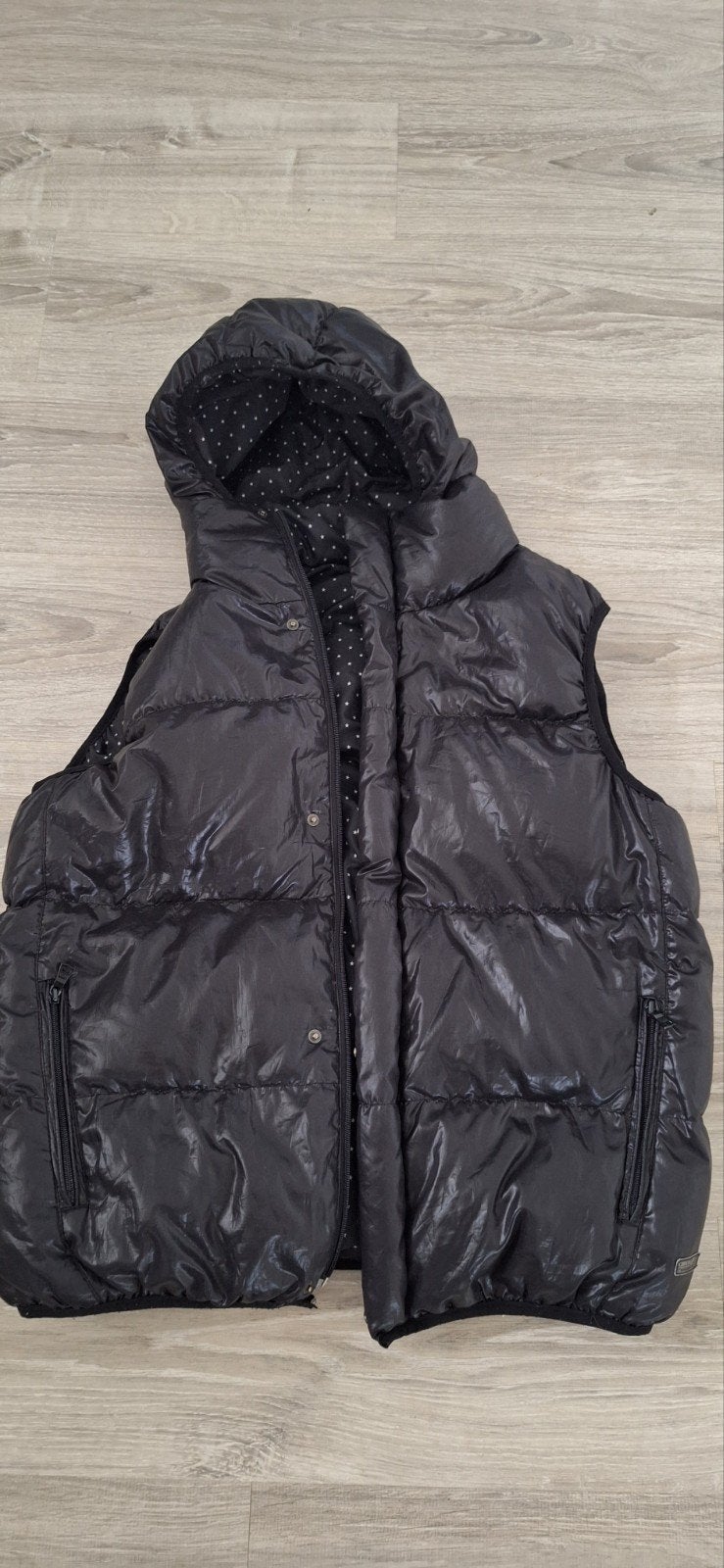 Zwarte glanzende bodywarmer met capuchon maat L, Zwart, Maat 42/44 (L), Ophalen of Verzenden, Onbekend