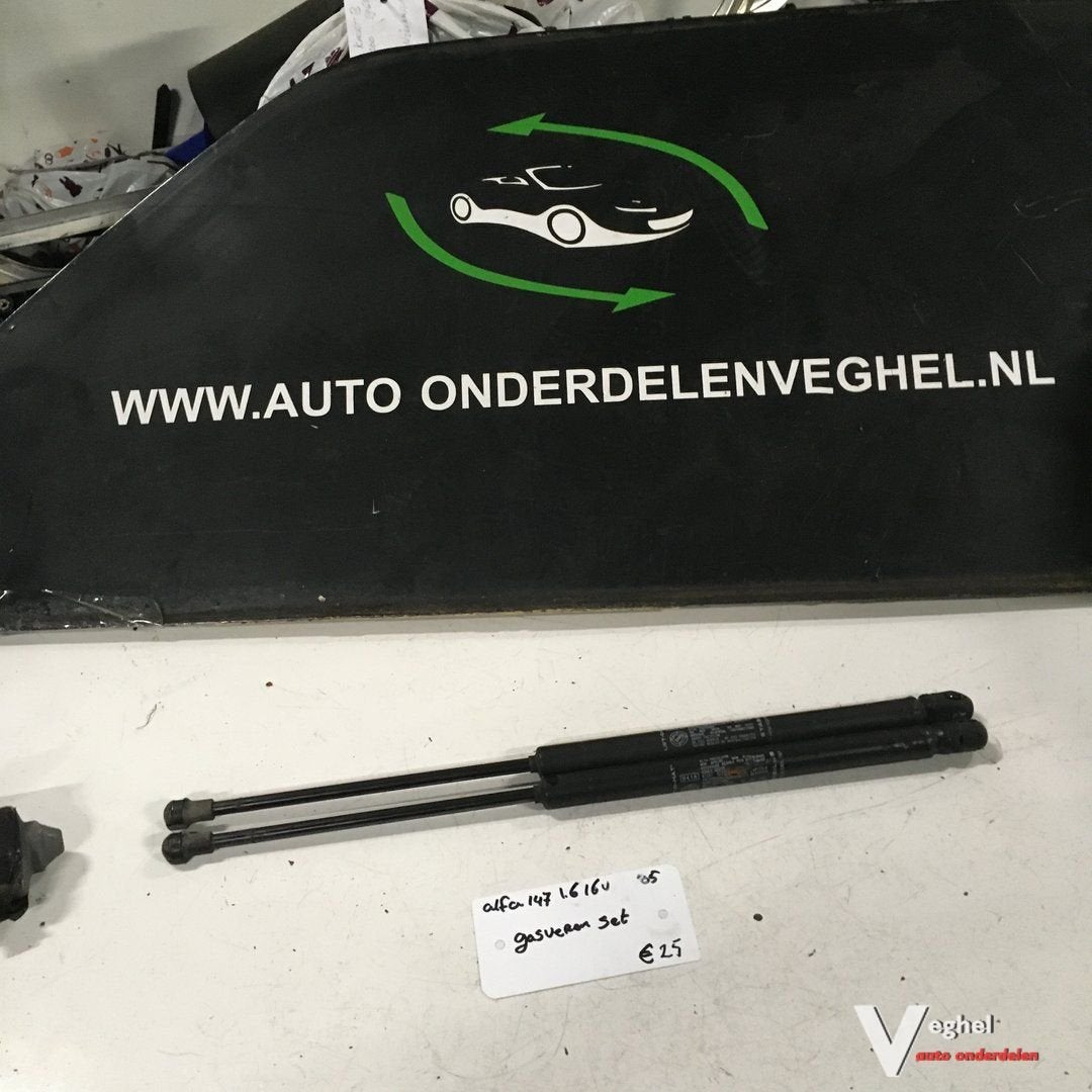 Alfa 147  1.6 16v  2005 Gasveren set achter
