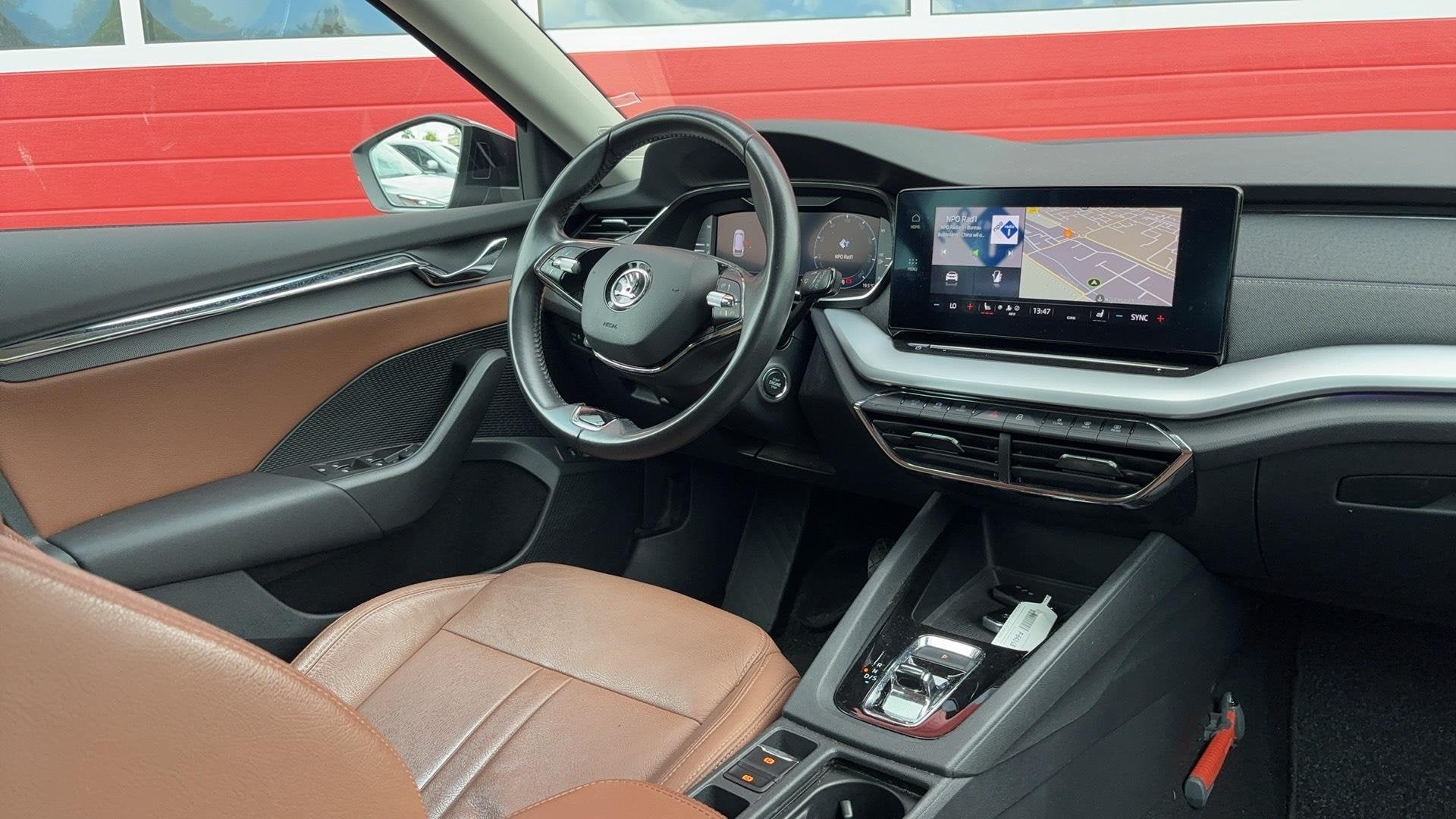 Skoda Octavia Combi 1.5 e-TSI Business Edition Plus AUTOMAAT, Auto's, Skoda, 4 cilinders, Zwart, 1316 kg, Automatische klimaatregeling
