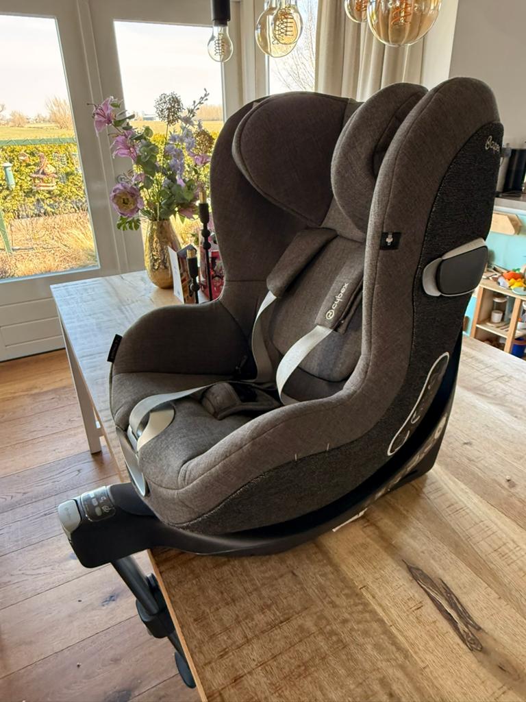 Cybex Sirona Z i-Size autostoel + Base Z – Soho Grey, Kinderen en Baby's, Autostoeltjes, Slaapstand, Zo goed als nieuw, Isofix