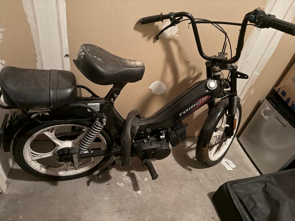Tomos met blauw kenteken - Projectje inclusief onderdelen, Fietsen en Brommers, Brommers | Tomos, Ophalen, Gebruikt, Maximaal 25 km/u