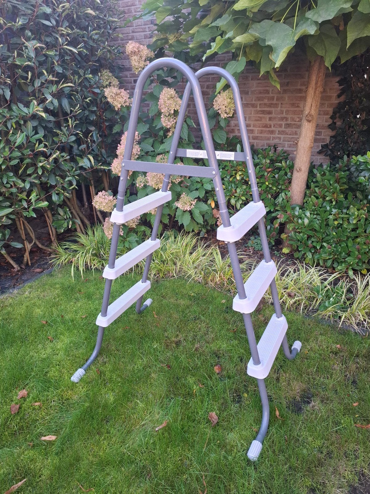Zwembadtrap als nieuw zonder roest, Ophalen, Zo goed als nieuw, Ladder