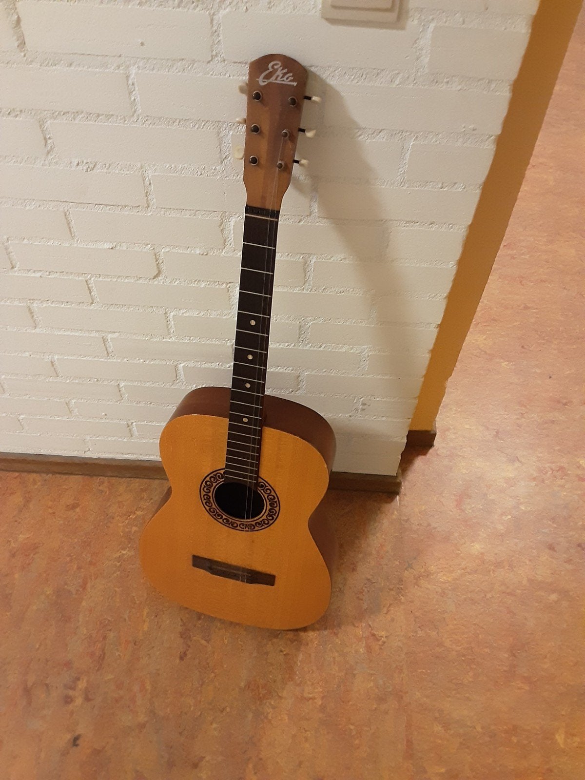 EKO gitaar (vintage), Ophalen, Western- of Steelstringgitaar