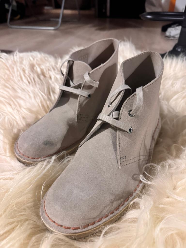 Clarks desert boot sand suede 2x gedragen, Kleding | Dames, Schoenen, Beige, Ophalen of Verzenden, Sneakers of Gympen, Zo goed als nieuw