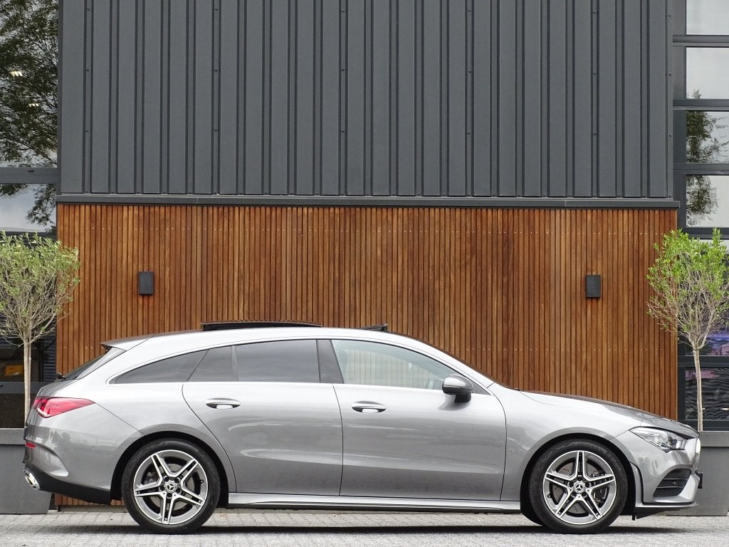 Mercedes-Benz CLA-Klasse Shooting Brake 250 225PK AMG / pano, Auto's, Automaat, CLA, Gebruikt, Euro 6