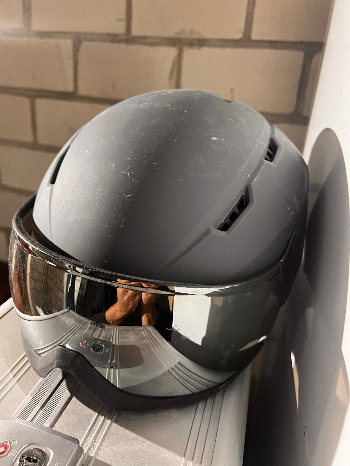 Skihelm met vizier - Grijs, Sport en Fitness, Skiën en Langlaufen, Overige merken, Gebruikt, Overige typen, Ophalen of Verzenden
