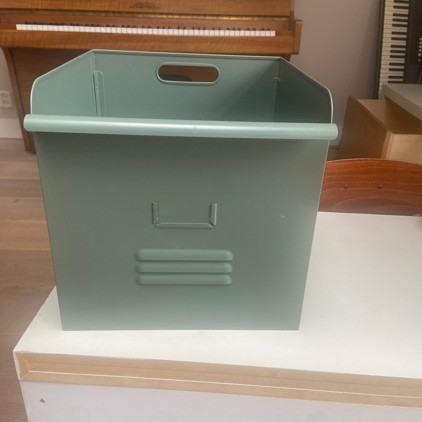 IKEA Rejsa Metalen bak / Tijdschriftenrek - Groen, Huis en Inrichting, Woonaccessoires | Krantenbakken en Lectuurbakken, Ophalen