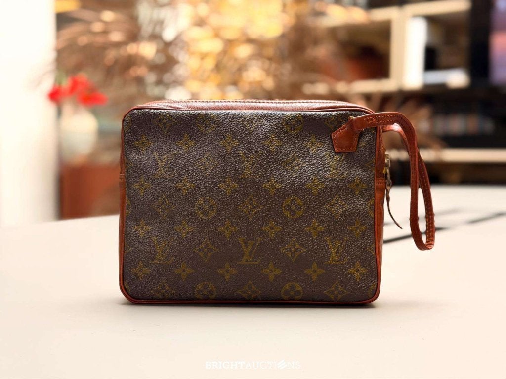 Louis Vuitton Monogram Sac Sports Clutch, Sieraden, Tassen en Uiterlijk, Tassen | Damestassen, Zo goed als nieuw, Overige typen