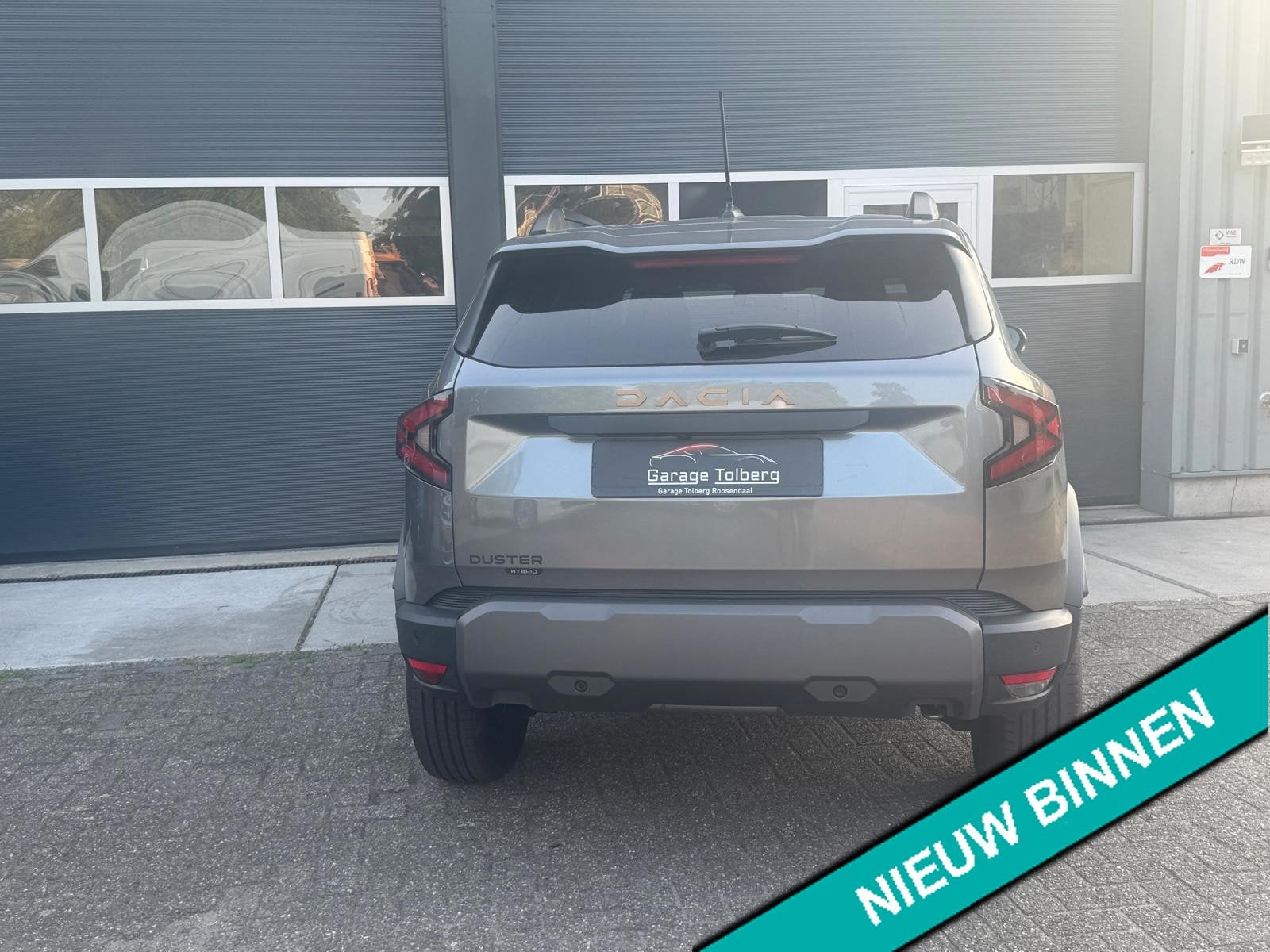 Dacia Duster 1.6 Hybrid 140 Extreme Gris Schiste • 18" lic, Auto's, Dacia, Dealer onderhouden, Stof, 143 pk, Duster