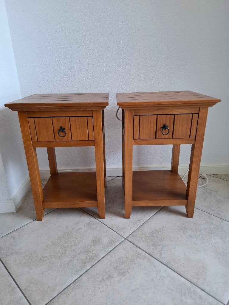 Nachtkastjes 2 stuks., Huis en Inrichting, Slaapkamer | Nachtkastjes, Ophalen, Minder dan 45 cm, 55 tot 70 cm, Zo goed als nieuw