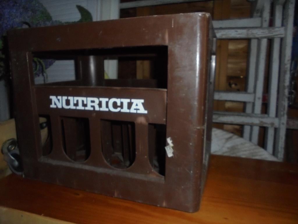 oude nutricia krat, Doe-het-zelf en Verbouw, Kratten en Dozen, Ophalen, 60 cm of meer, Minder dan 35 cm, Zo goed als nieuw